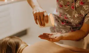 Jak podgrzać olejek do masażu bezpiecznie i skutecznie dla komfortu